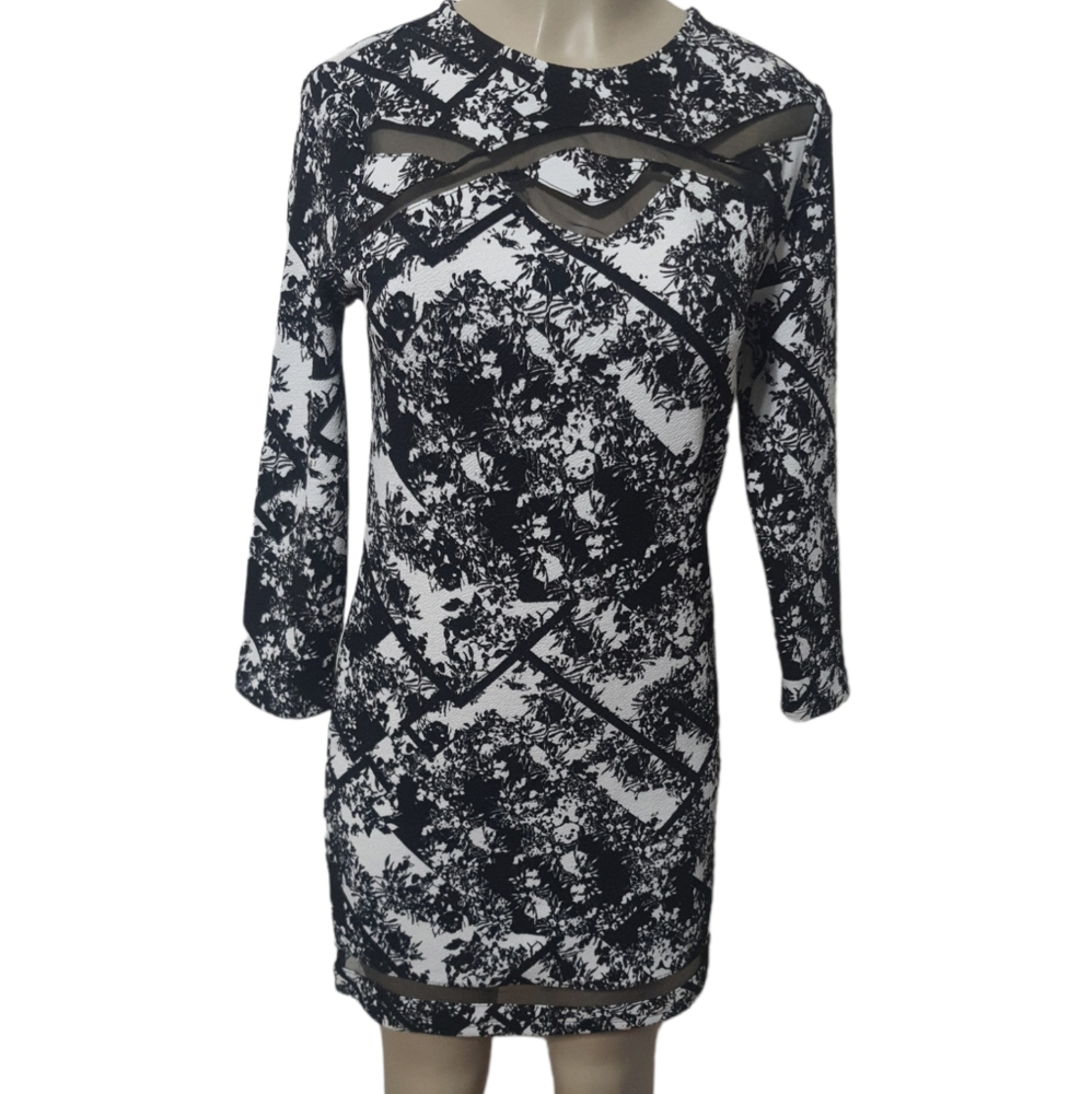 Xhilaration Womens Size medium Shift Dress Knee Length